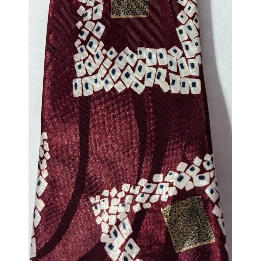 Vintage BUGLE BOY Men's Tie Burgundy Geometric Slim Width Thin Polyester‎ USA